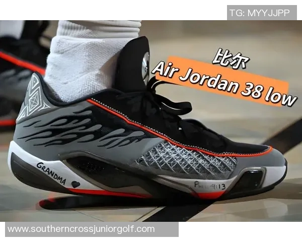 足球巨星专属球鞋高清图鉴:顶级球员与定制球鞋的完美结合