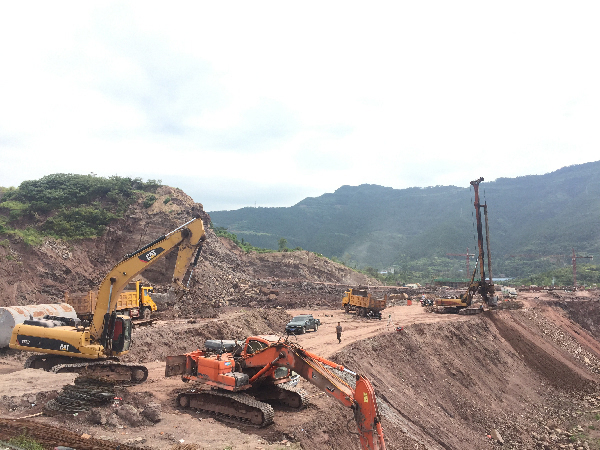 达州莲花湖片区市政道路工程建设进展顺利